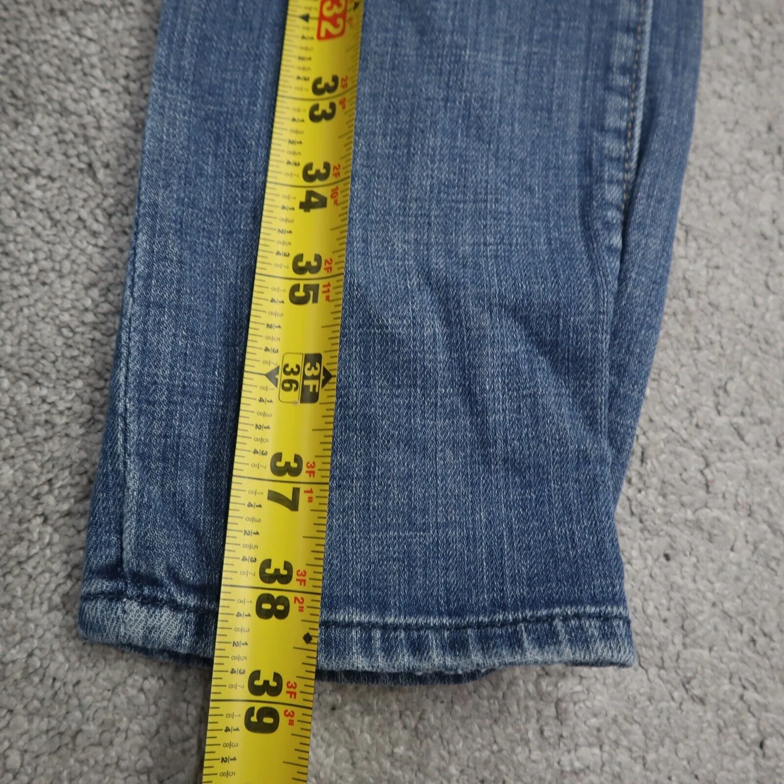 American Eagle Womens Straight Leg Jeans Low Rise 5 Pockets Size 4 Regular